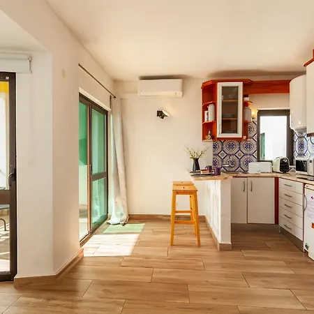 A57 - Lighthouse In Via Dona Ana * Lagos