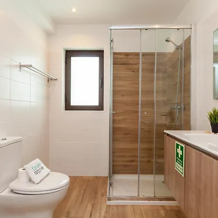 A57 - Lighthouse In Via Dona Ana Lagos