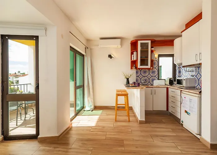 A57 - Lighthouse In Via Dona Ana * 라고스