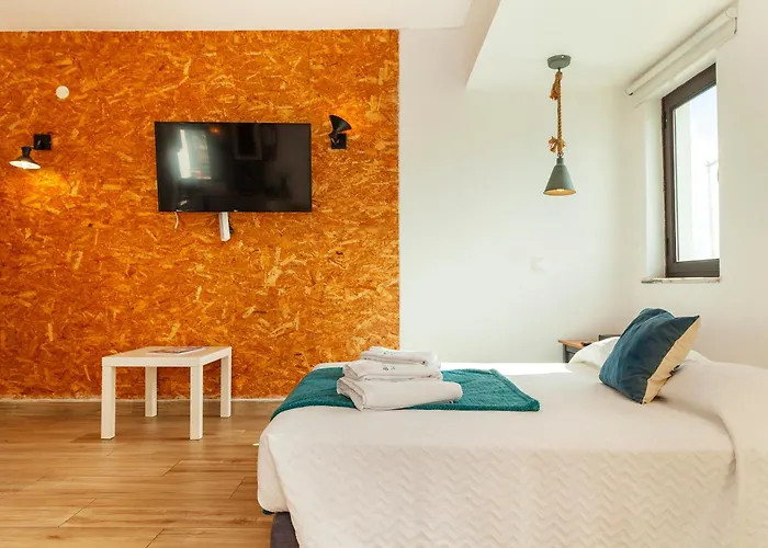 A57 - Lighthouse In Via Dona Ana * 라고스